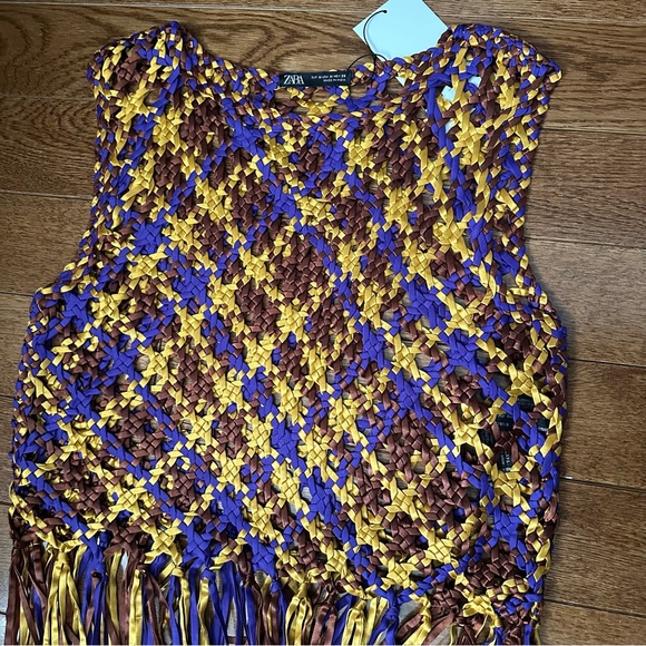 Woven fringe top - Picture 3 of 7
